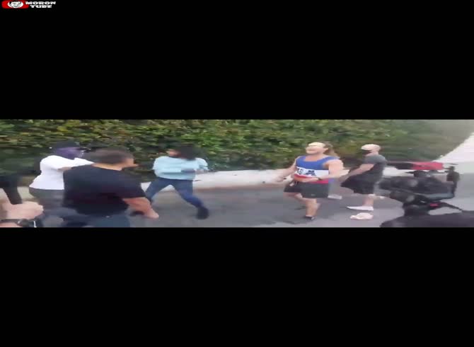 Video :When an antifa press officer attempts to break up a protest against vaccines, he fails miserably!